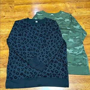 Old Navy Crewneck Tunic Sweatshirts Leopard and Green Camo Lot of 2